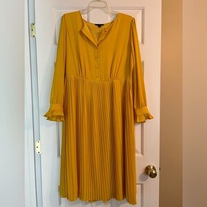 J. Crew Long Sleeve Yellow Pleated Dress (AK205)